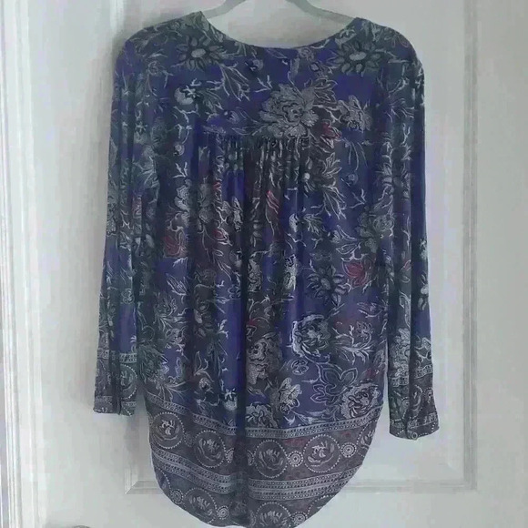 Top by Lucky Brand. SZ petite Sm. - Picture 3 of 3